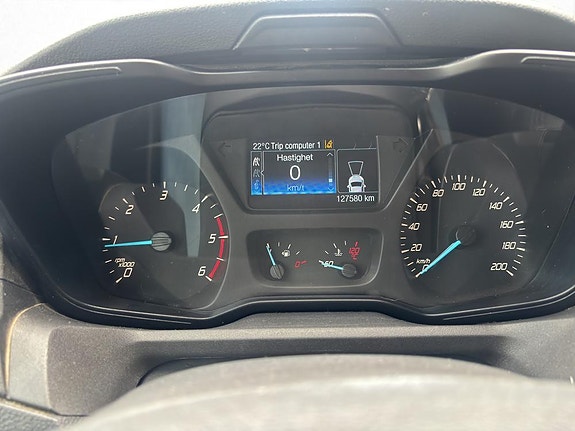 Ford Transit 19 of 23