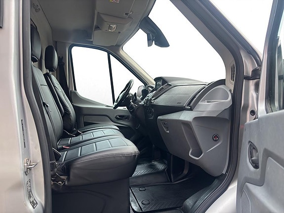 Ford Transit 13 of 23