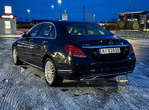 Mercedes-Benz C180 4 of 8