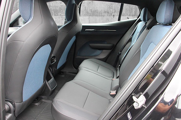 Volvo EX30 13 of 30