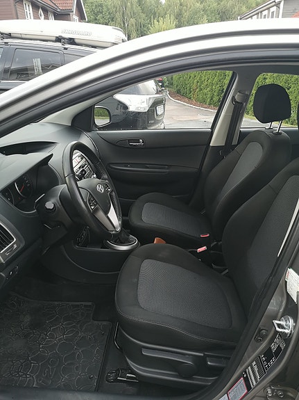 Hyundai i20 4 of 9