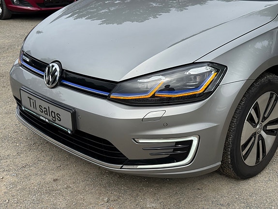 Volkswagen e-Golf VII 9 of 30