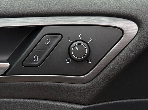 Volkswagen e-Golf VII 20 of 30