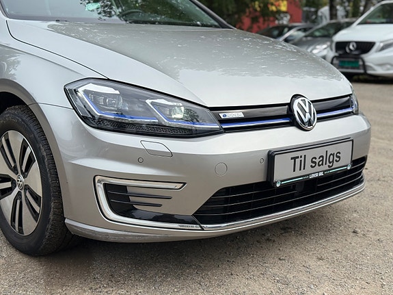 Volkswagen e-Golf VII 7 of 30