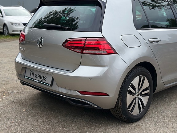 Volkswagen e-Golf VII 17 of 30