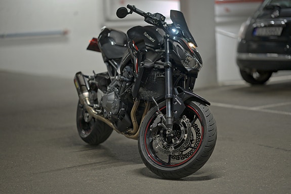 Kawasaki Z 900 2 of 30