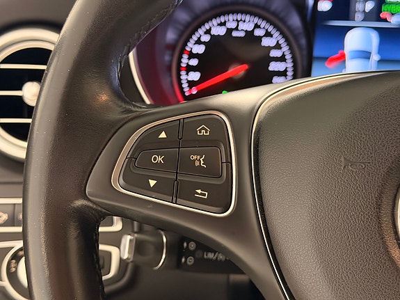 Mercedes-Benz GLC350 e 24 of 30