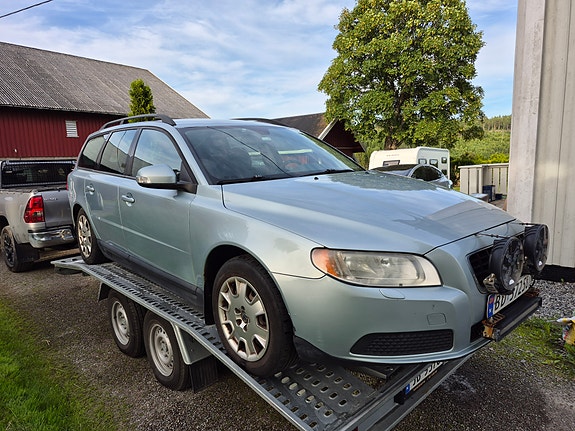 Volvo V70 10 of 13