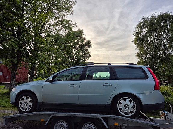 Volvo V70 6 of 13