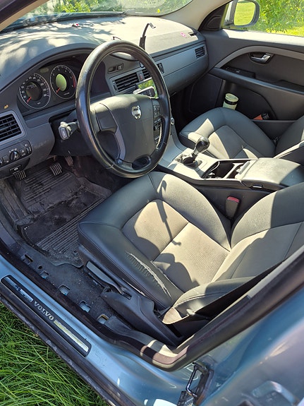 Volvo V70 4 of 13
