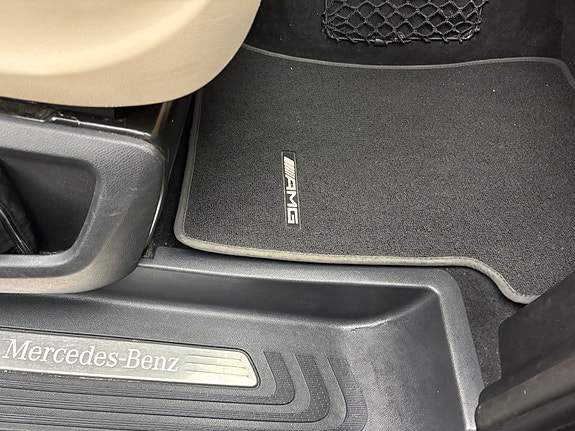 Mercedes-Benz V300 d 28 of 30