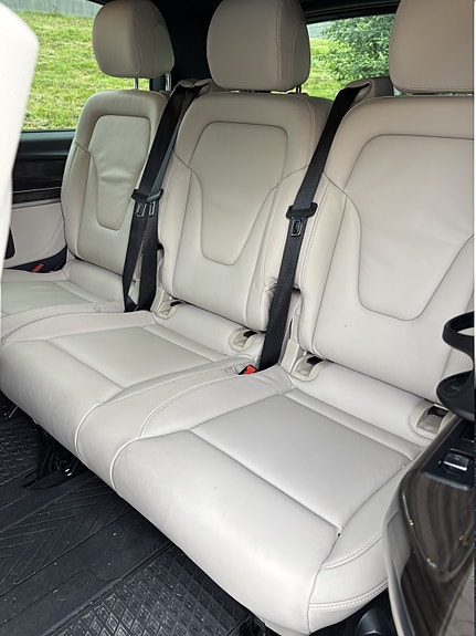 Mercedes-Benz V300 d 21 of 30