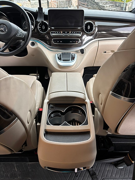 Mercedes-Benz V300 d 26 of 30