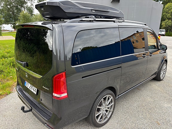 Mercedes-Benz V300 d 3 of 30