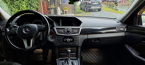 Mercedes-Benz E220 d 3 of 19