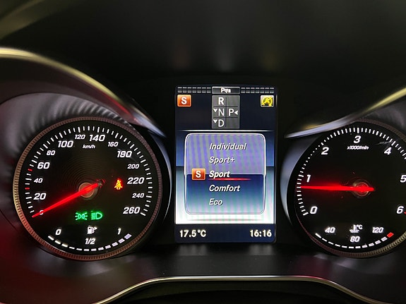 Mercedes-Benz GLC250 d 23 of 30