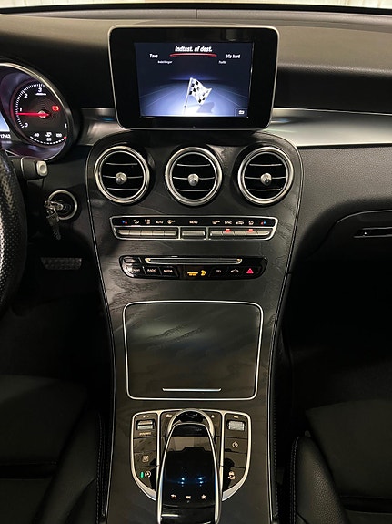 Mercedes-Benz GLC250 d 25 of 30