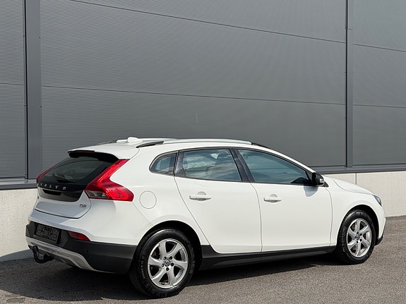 Volvo V40 Cross Country 9 of 30