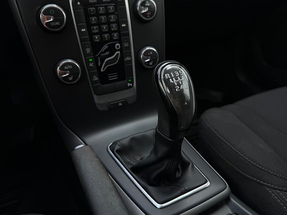Volvo V40 Cross Country 24 of 30