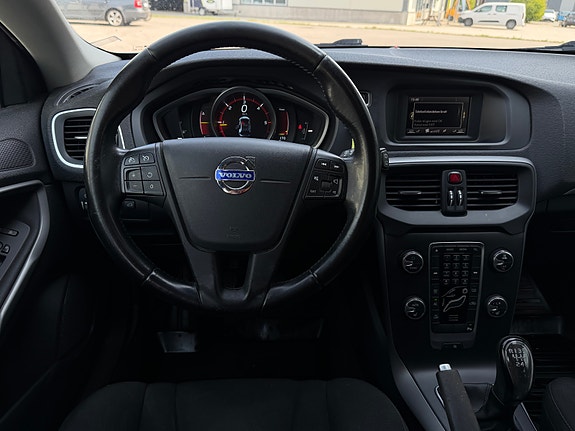 Volvo V40 Cross Country 20 of 30