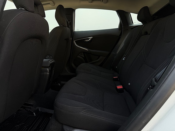 Volvo V40 Cross Country 18 of 30