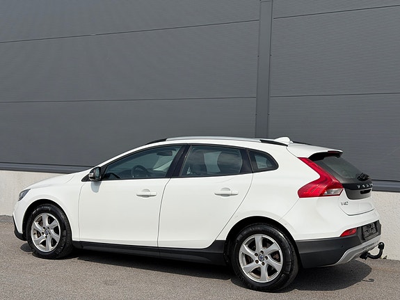 Volvo V40 Cross Country 5 of 30