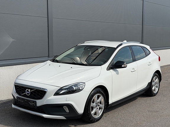 Volvo V40 Cross Country 4 of 30