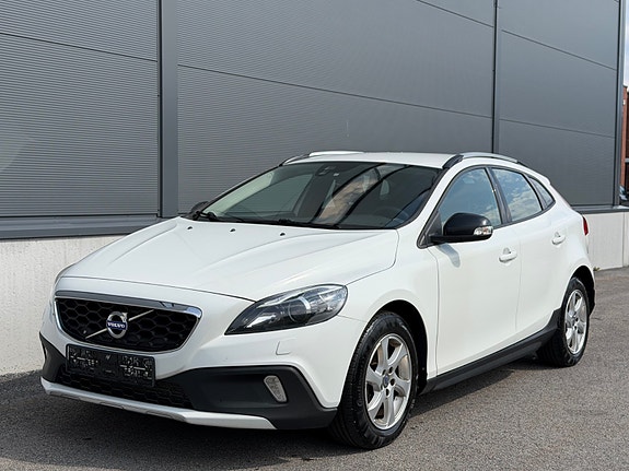 Volvo V40 Cross Country 3 of 30