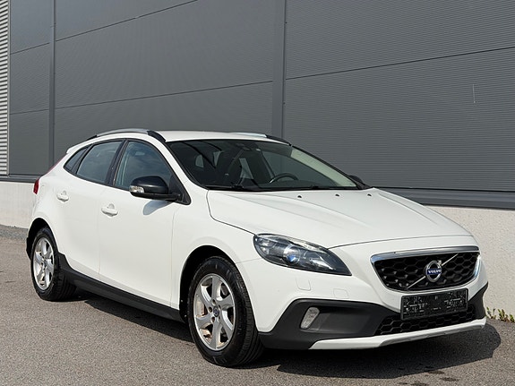 Volvo V40 Cross Country 7 of 30