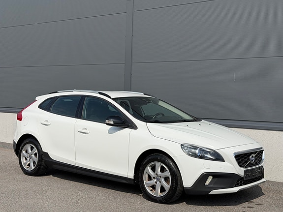 Volvo V40 Cross Country 8 of 30