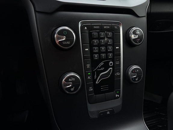 Volvo V40 Cross Country 25 of 30