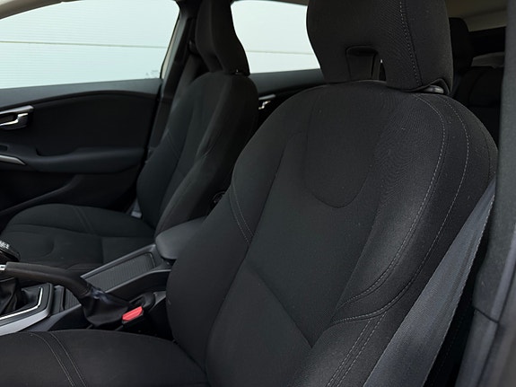 Volvo V40 Cross Country 16 of 30