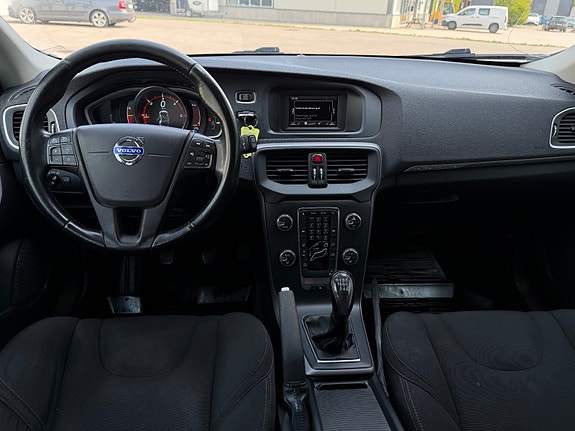 Volvo V40 Cross Country 19 of 30