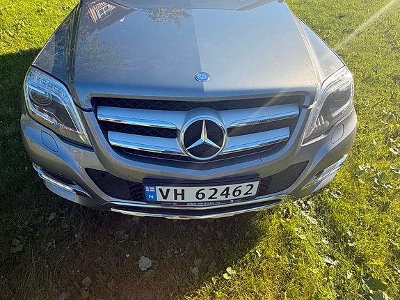Mercedes-Benz GLK220 2 of 23