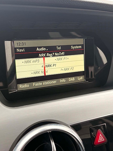 Mercedes-Benz GLK220 10 of 23