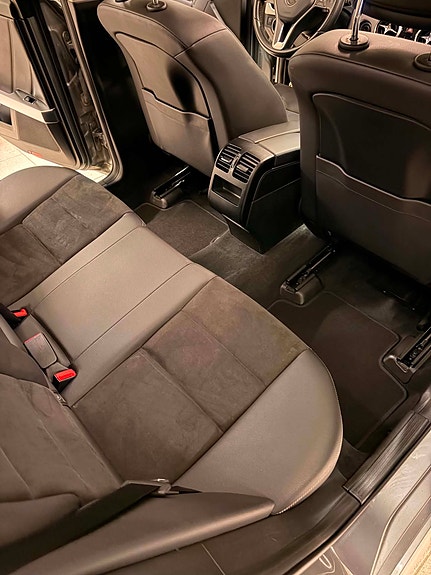Mercedes-Benz GLK220 9 of 23