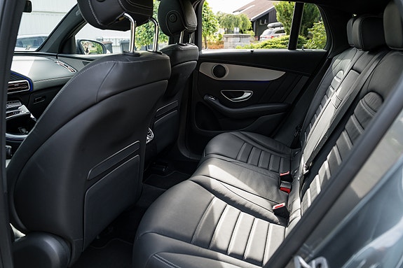 Mercedes-Benz EQC400 8 of 19