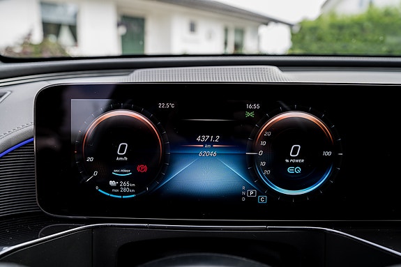 Mercedes-Benz EQC400 19 of 19