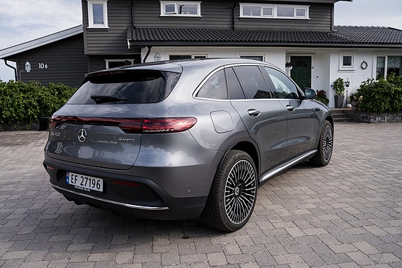Mercedes-Benz EQC400 2 of 19