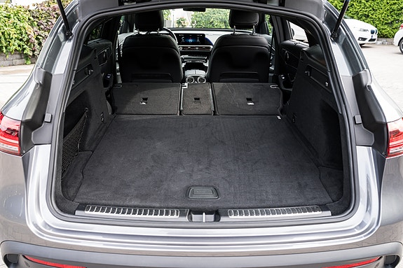 Mercedes-Benz EQC400 13 of 19