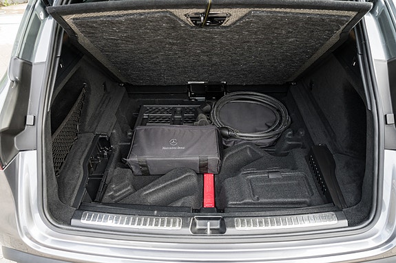 Mercedes-Benz EQC400 11 of 19