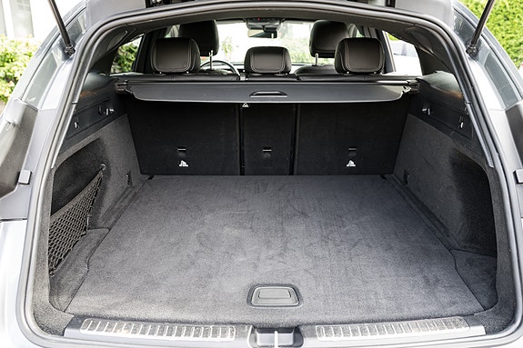 Mercedes-Benz EQC400 12 of 19