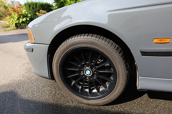 BMW 528i 29 of 30