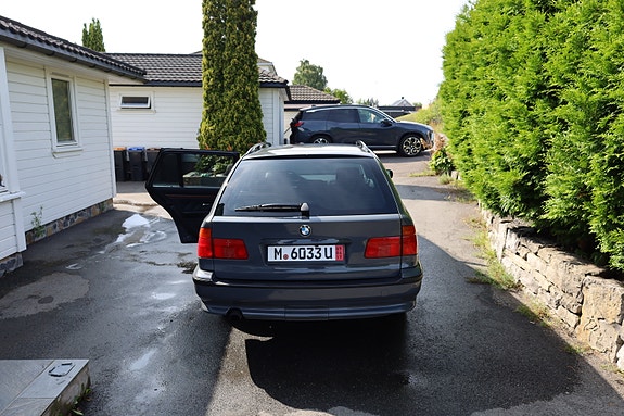 BMW 528i 26 of 30