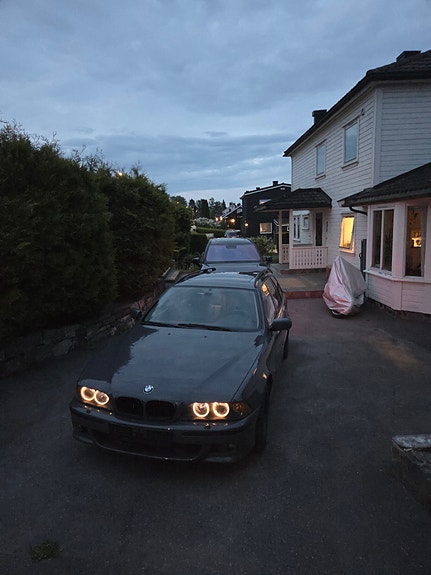 BMW 528i 11 of 30
