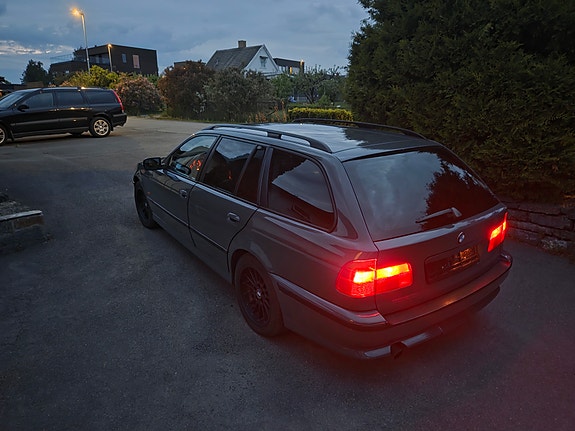BMW 528i 7 of 30