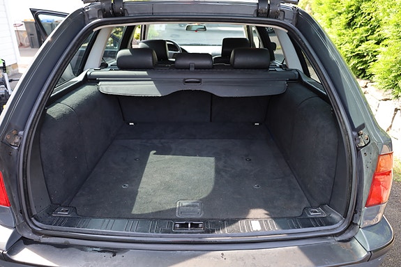 BMW 528i 21 of 30