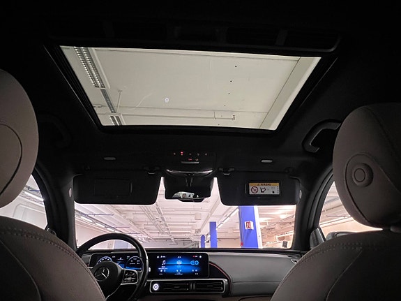 Mercedes-Benz EQC400 18 of 30