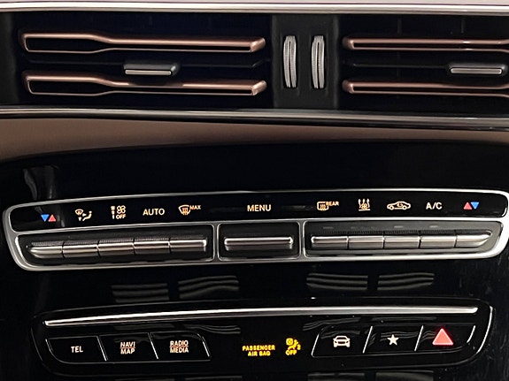 Mercedes-Benz EQC400 16 of 30