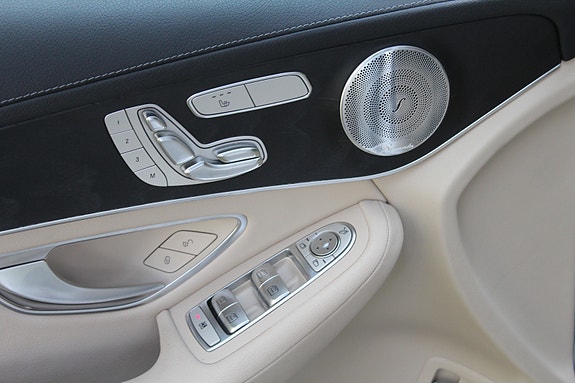 Mercedes-Benz GLC350 e 28 of 30